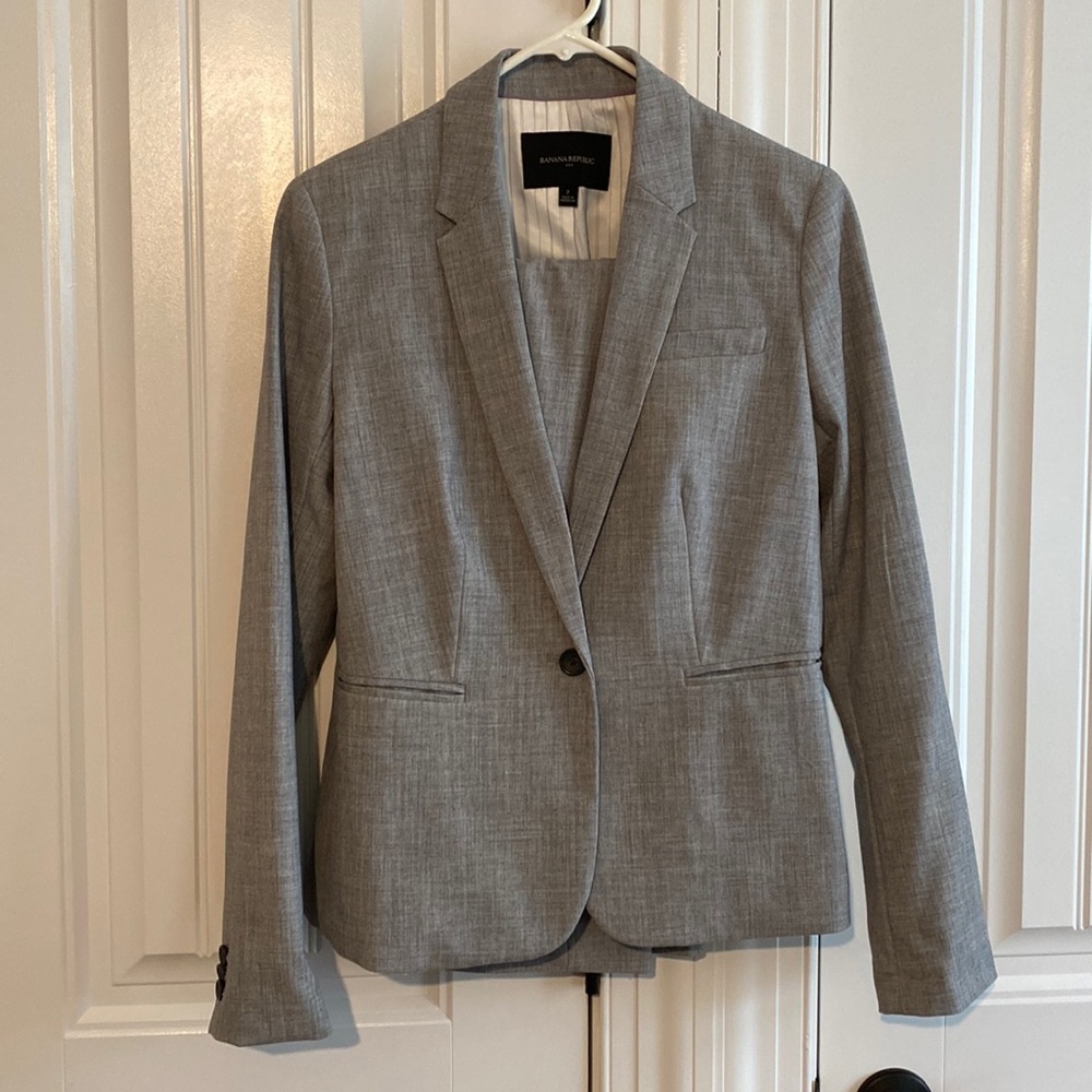 Banana Republic women suit